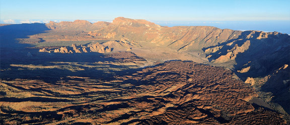 Blick auf La Caldera von Las Cañadas del Teide aus